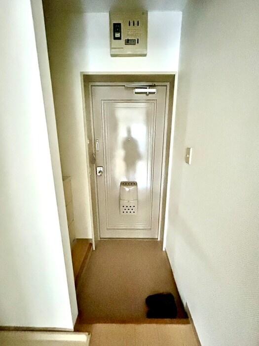 物件内観写真18　(玄関)