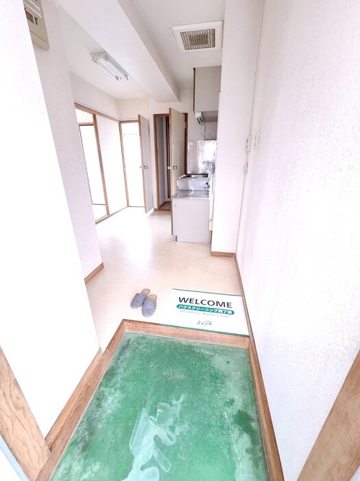 物件内観写真16　(玄関)