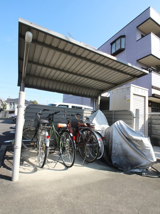 物件外観写真5　(駐輪場)