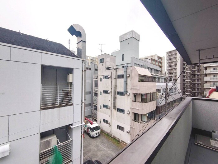 物件内観写真16　(室内からの展望)