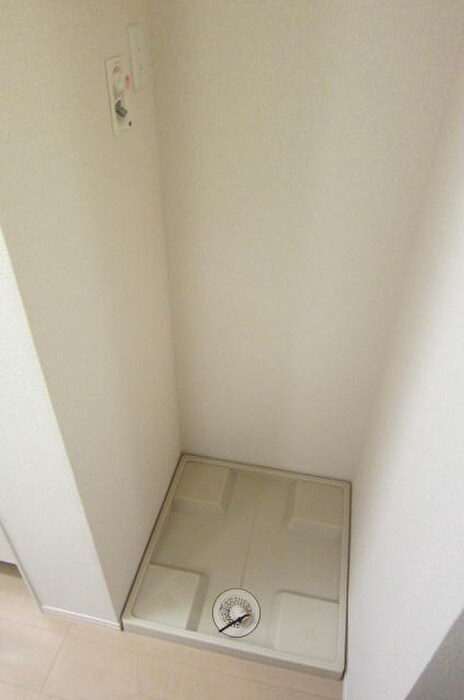 物件内観写真14　(洗濯機置場)