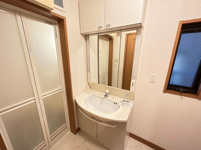 物件内観写真11　(洗面)