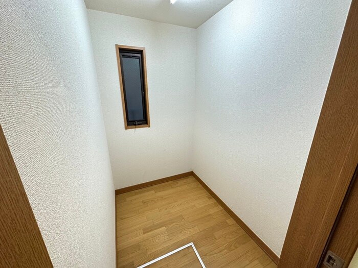 物件内観写真13　(収納)