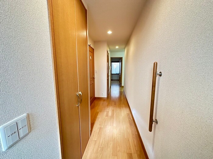 物件内観写真17　(廊下)