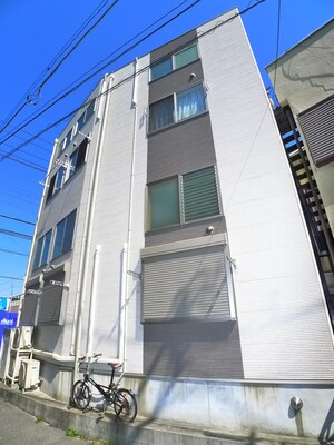 CREW　HOUSE本八幡外観写真