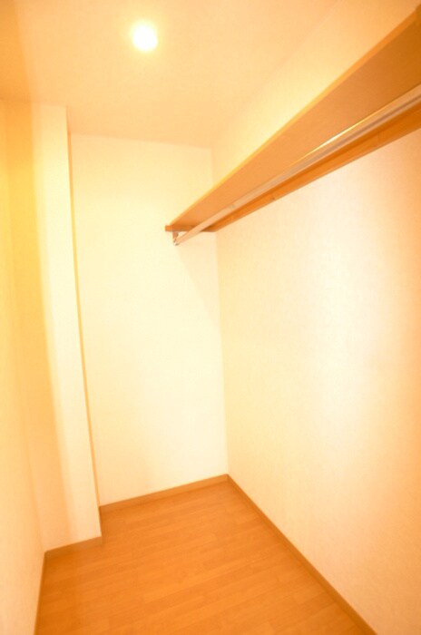 物件内観写真6　(収納)