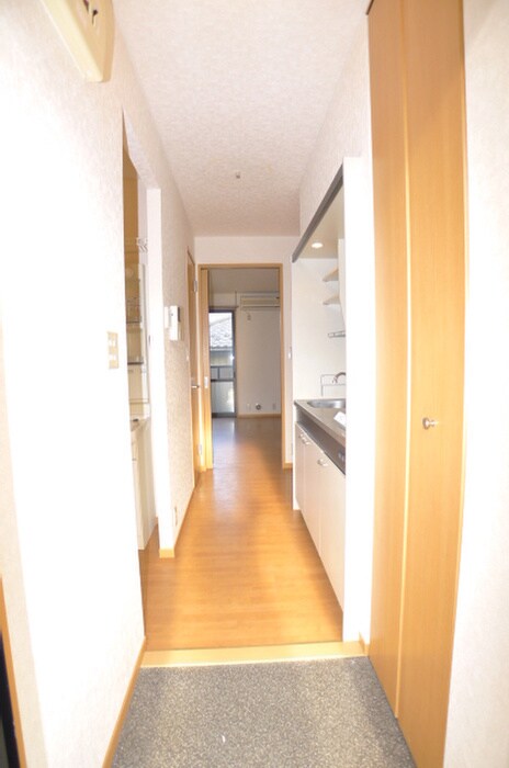 物件内観写真12　(玄関)