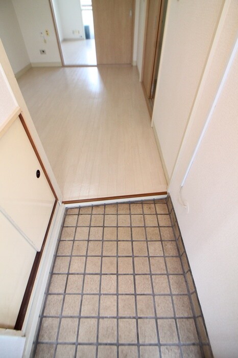 物件内観写真14　(玄関)