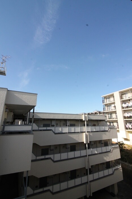 物件内観写真16　(室内からの展望)