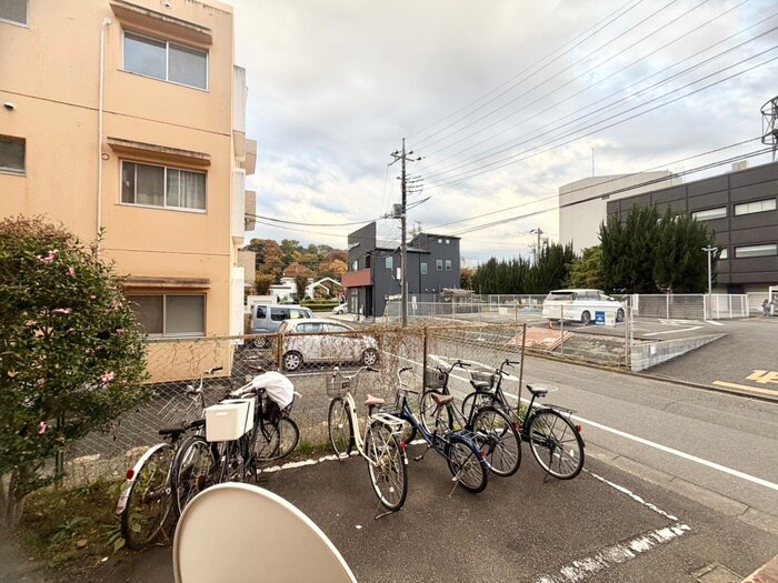 物件内観写真16　(室内からの展望)