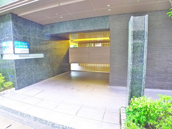 物件外観写真3　(エントランス部分)