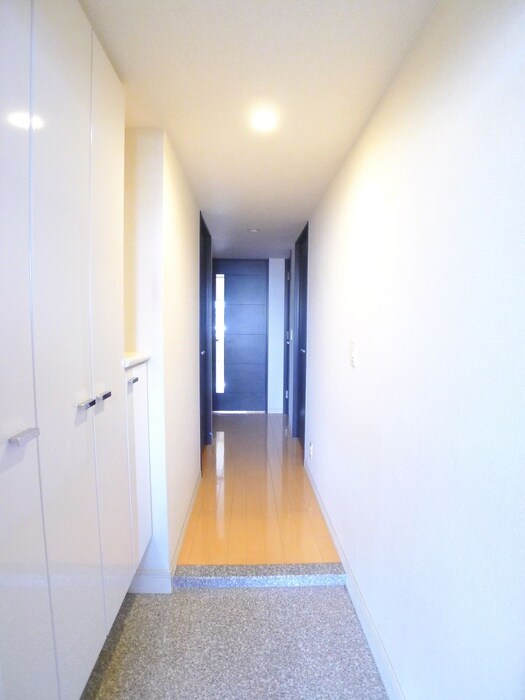 物件内観写真16　(玄関)