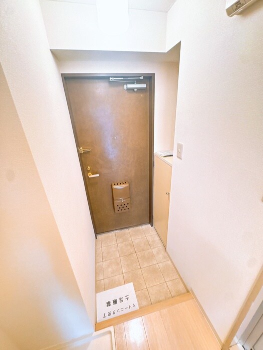 物件内観写真5　(玄関)