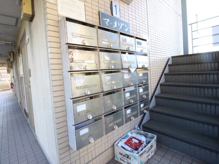 物件外観写真4　(エントランス部分)