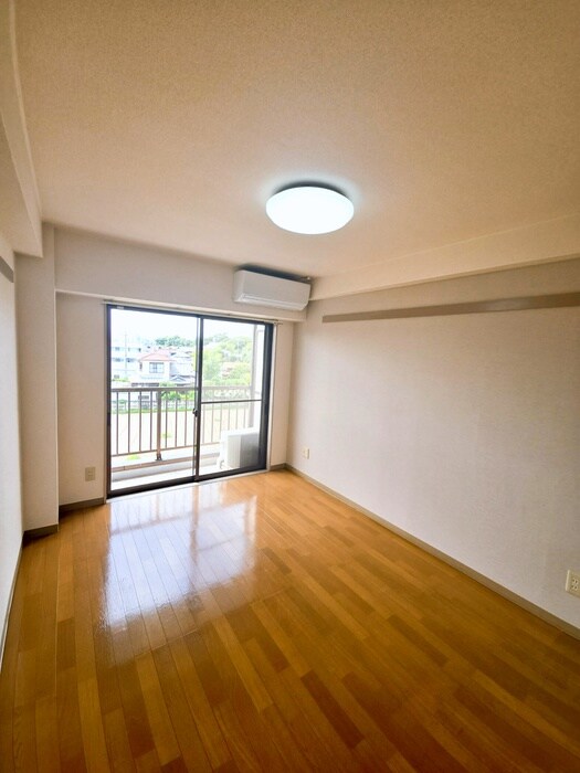 物件内観写真11　(居室)