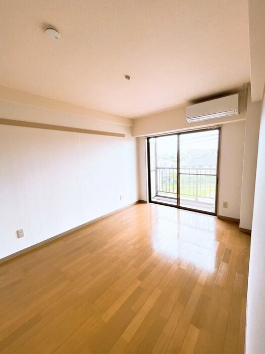 物件内観写真18　(居室)