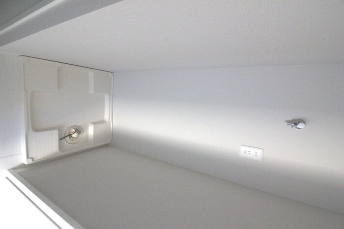 物件内観写真15　(洗濯機置場)