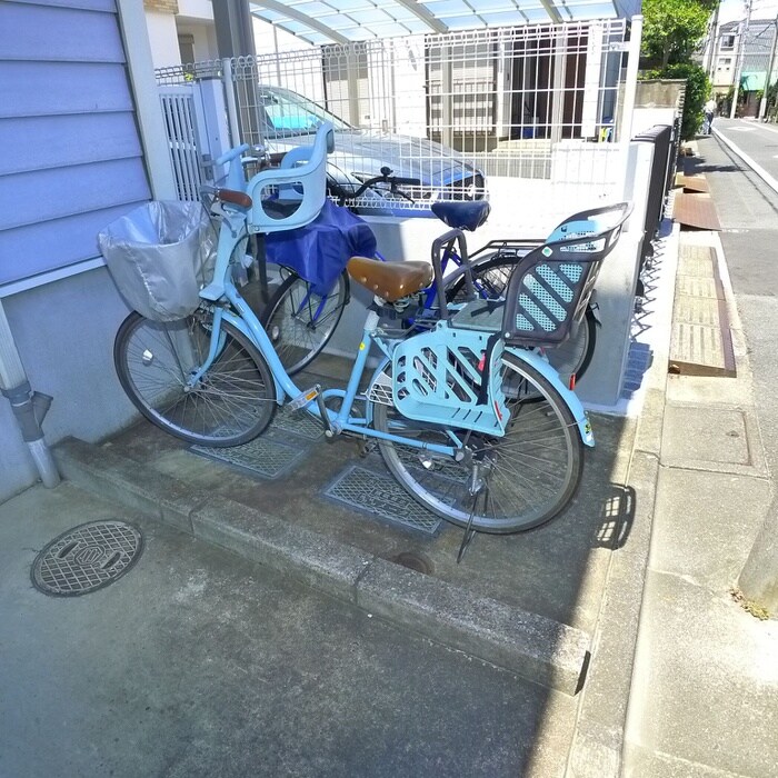 物件外観写真5　(駐輪場)