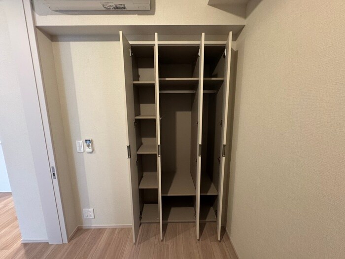 ﾌﾟﾗｳﾄﾞﾌﾗｯﾄ三越前ｲｰｽﾄの収納