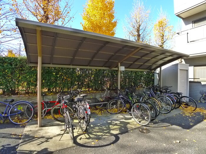 物件外観写真4　(駐輪場)