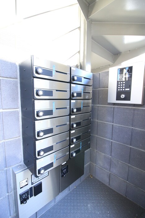 物件外観写真5　(エントランス部分)