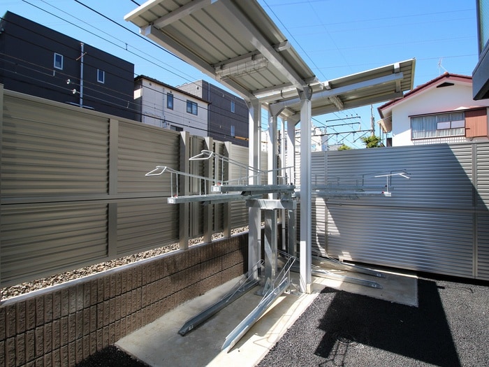 物件外観写真5　(駐輪場)