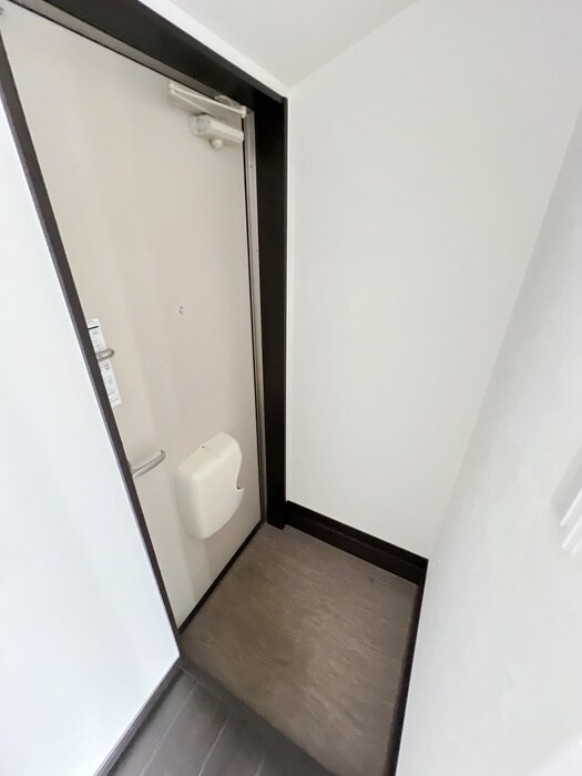 物件内観写真4　(玄関)