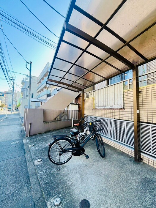 物件外観写真2　(駐輪場)