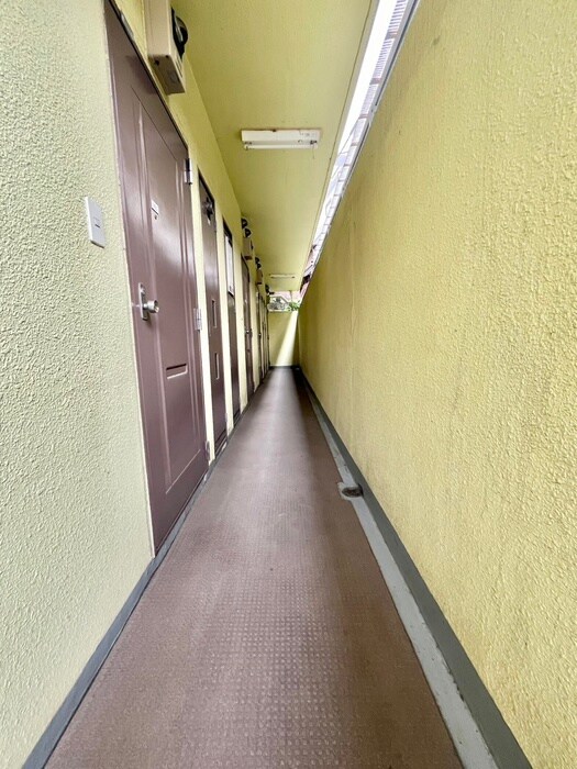 物件外観写真5　(エントランス部分)