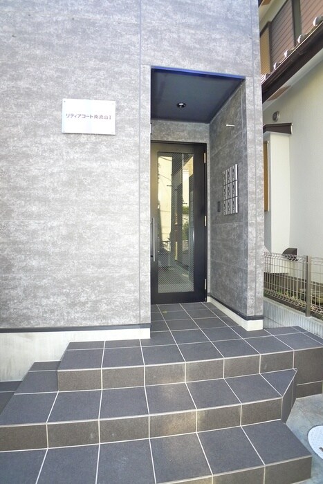 物件外観写真4　(同型モデル)