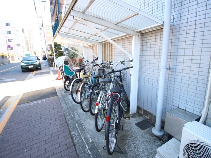 物件外観写真5　(駐輪場)