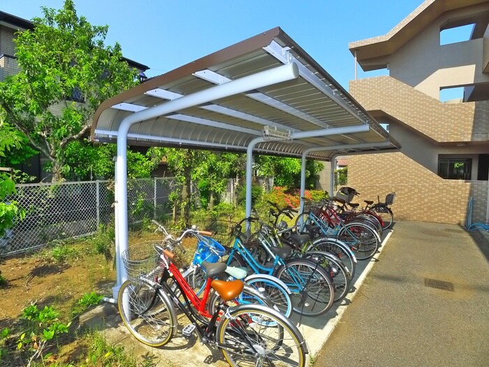 物件外観写真5　(駐輪場)
