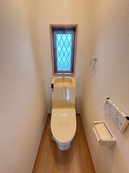 物件内観写真14　(トイレ)