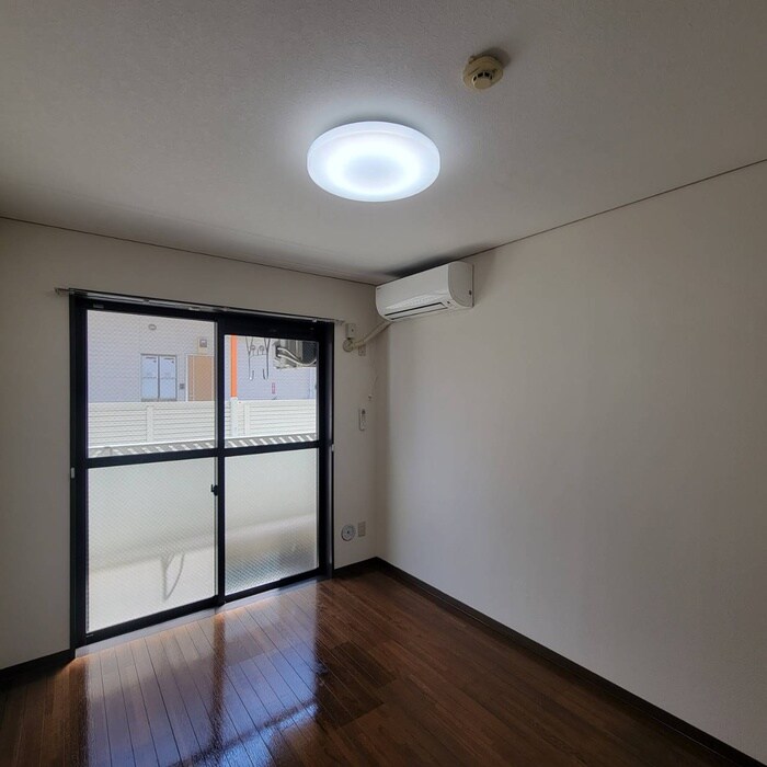 物件内観写真4　(居室)