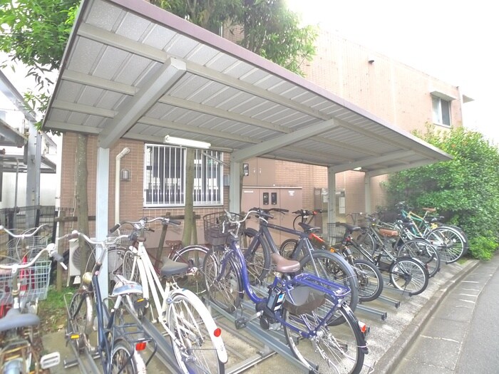 物件外観写真5　(駐輪場)