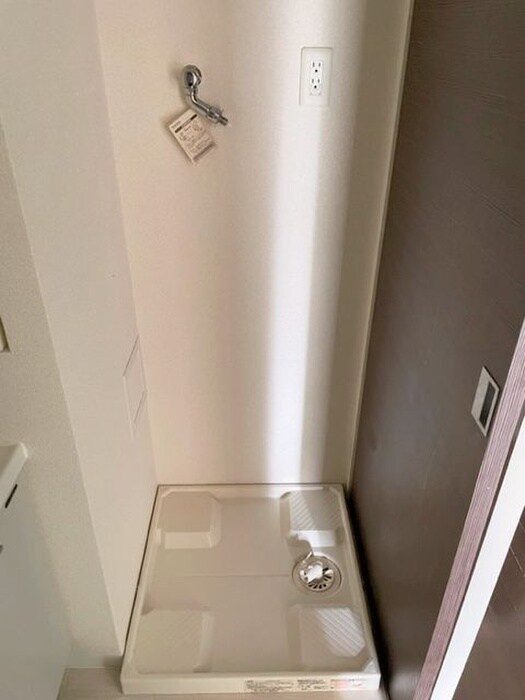 物件内観写真11　(洗濯機置場)