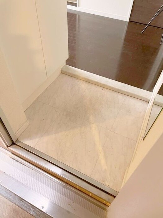 物件内観写真19　(玄関)