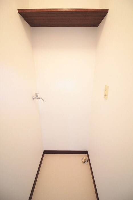 物件内観写真14　(洗濯機置場)