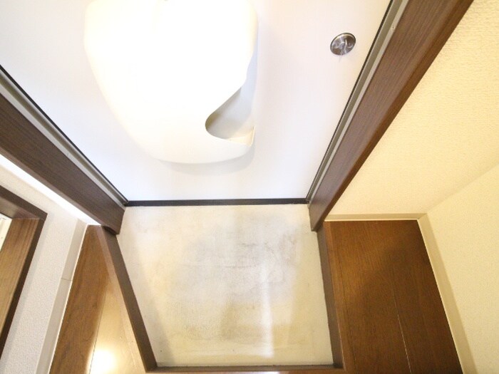物件内観写真15　(玄関)