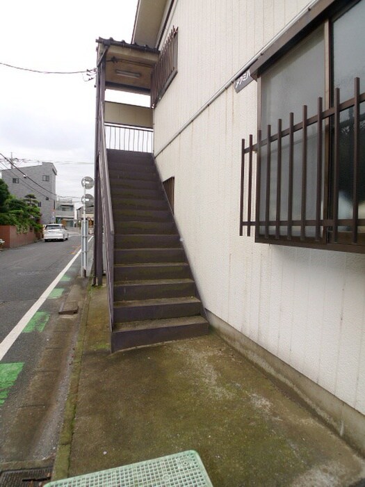 物件外観写真5　(エントランス部分)