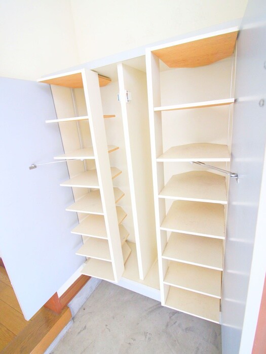 物件内観写真15　(靴箱)