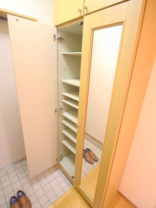 物件内観写真15　(靴箱)