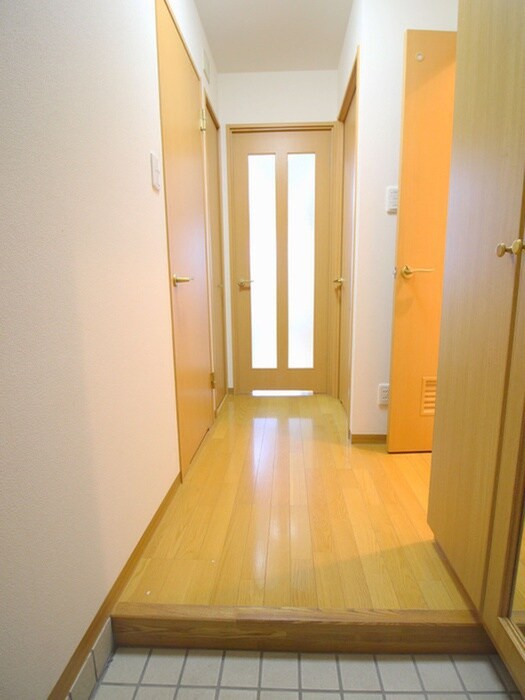物件内観写真15　(玄関)