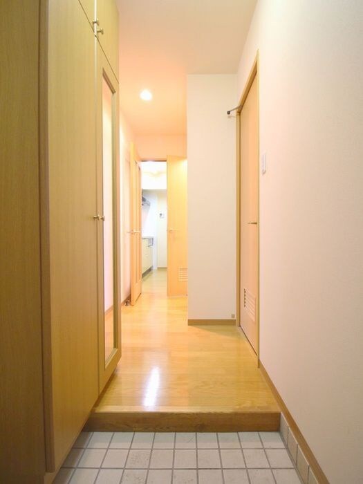 物件内観写真16　(玄関)