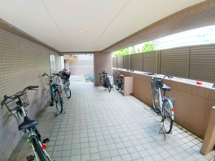 物件外観写真2　(駐輪場)