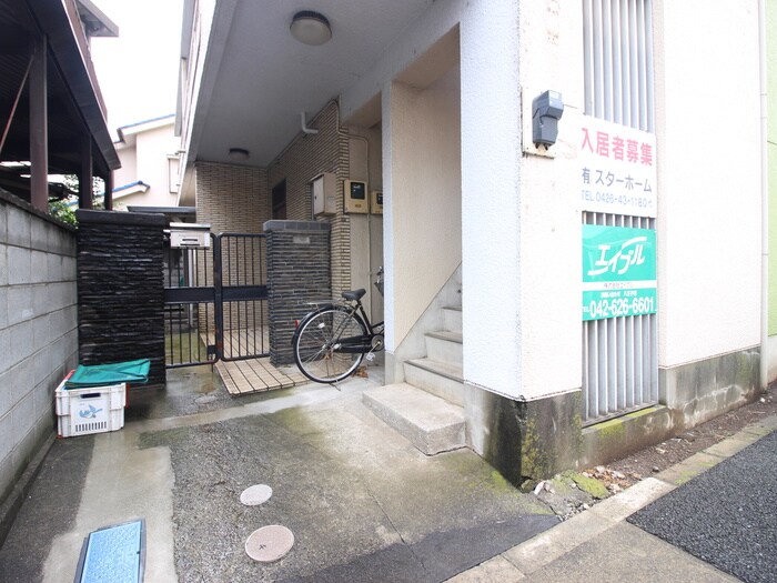 物件外観写真4　(エントランス部分)