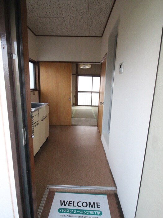 物件内観写真7　(玄関)