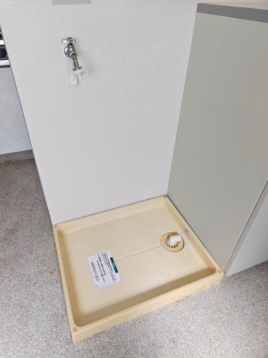 物件内観写真12　(洗濯機置場)