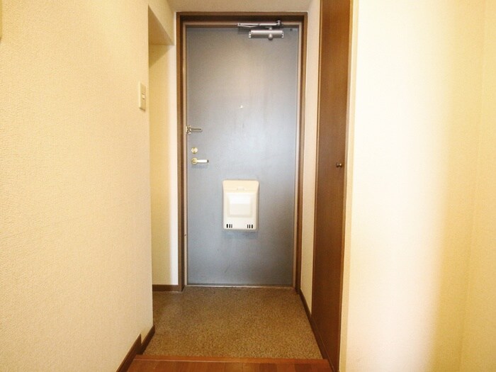 物件内観写真15　(玄関)