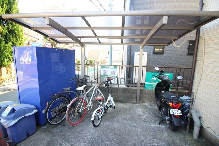 物件外観写真4　(駐輪場)